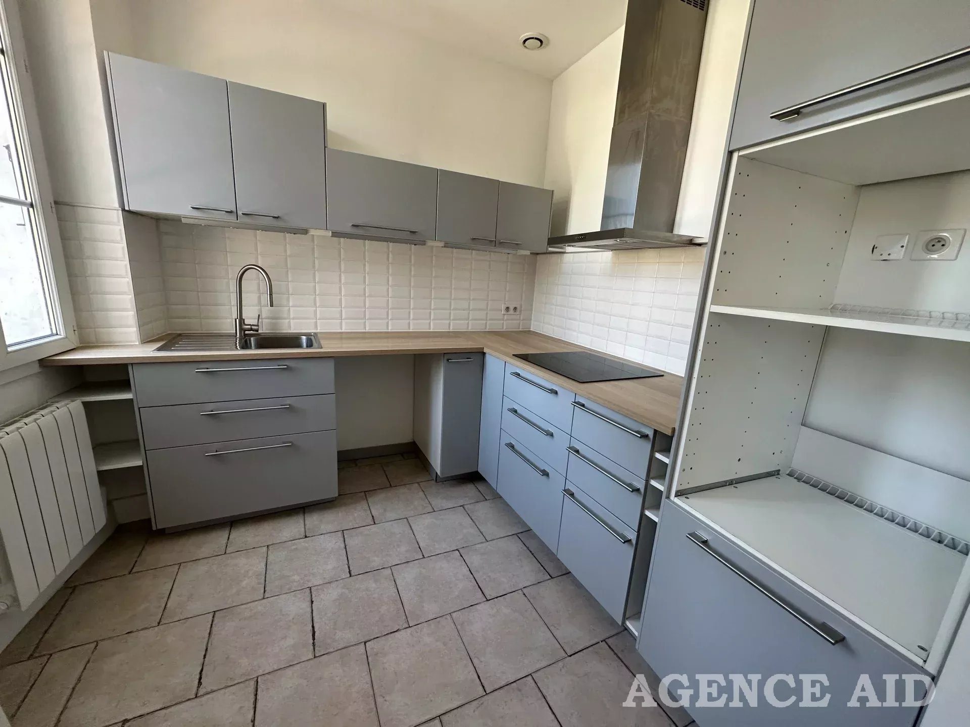 Appartement à louer, 61m², Gémenos
