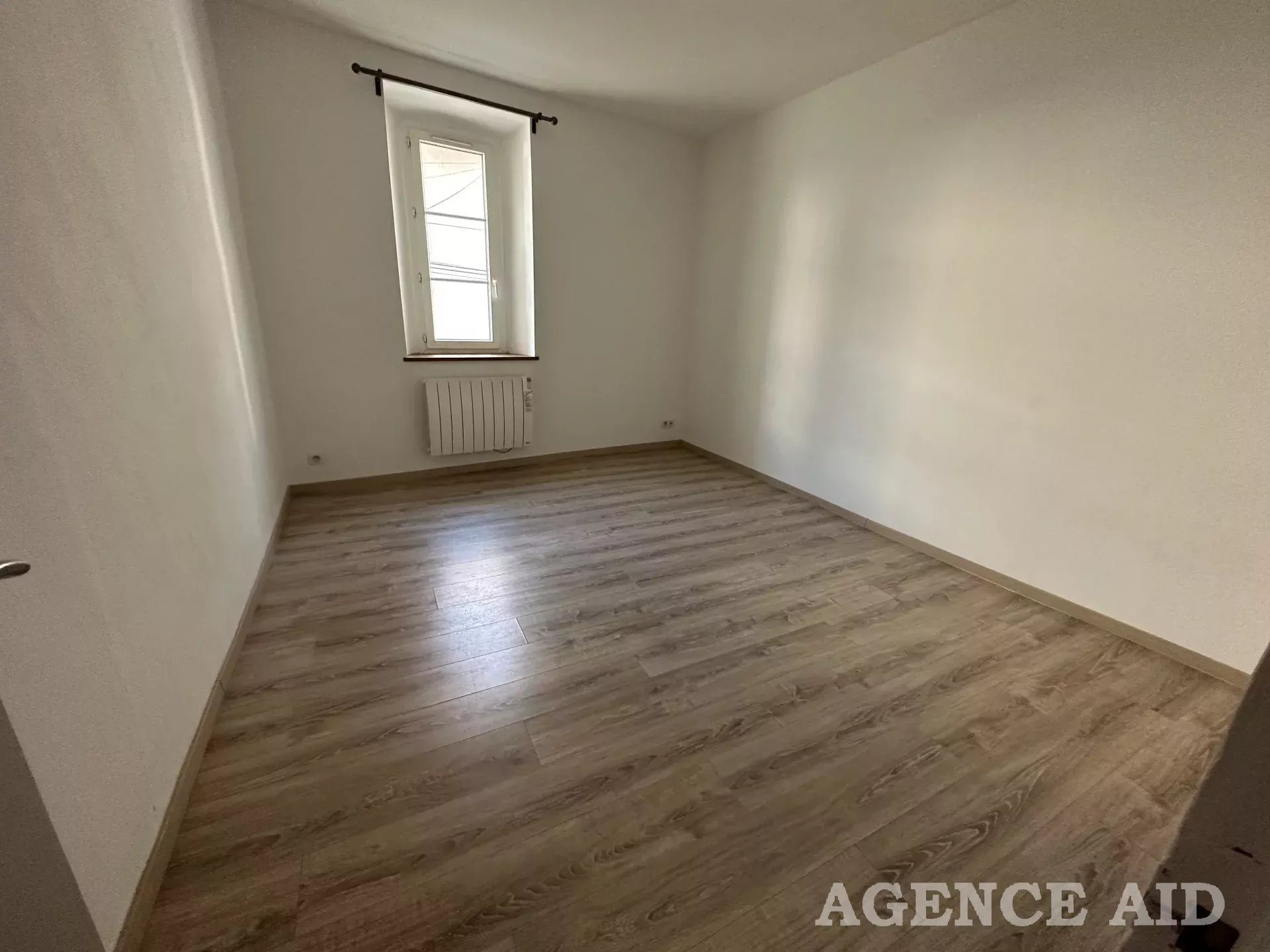 Appartement à louer, 61m², Gémenos