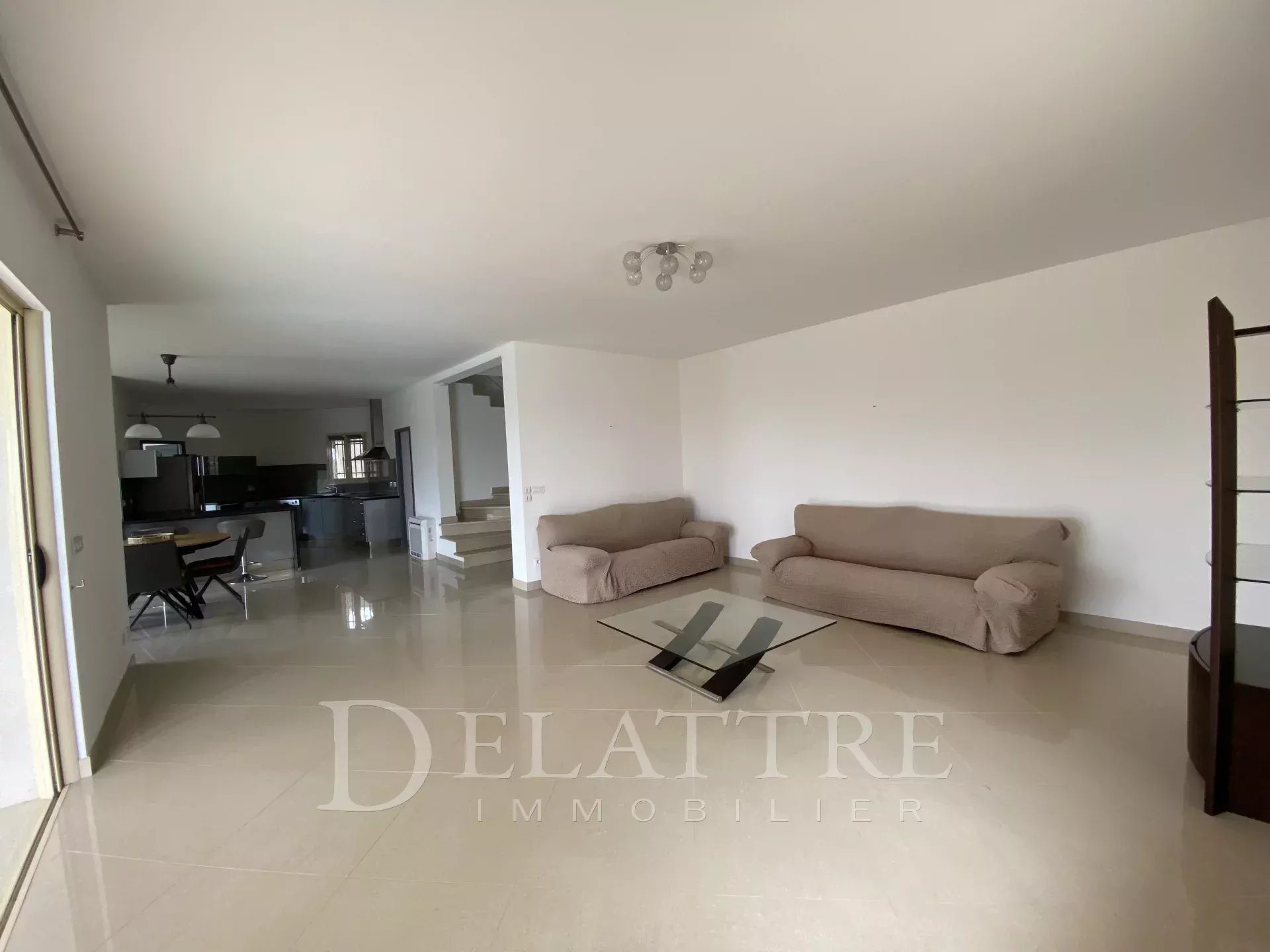 Maison à louer, 145m², Châteauneuf-Grasse