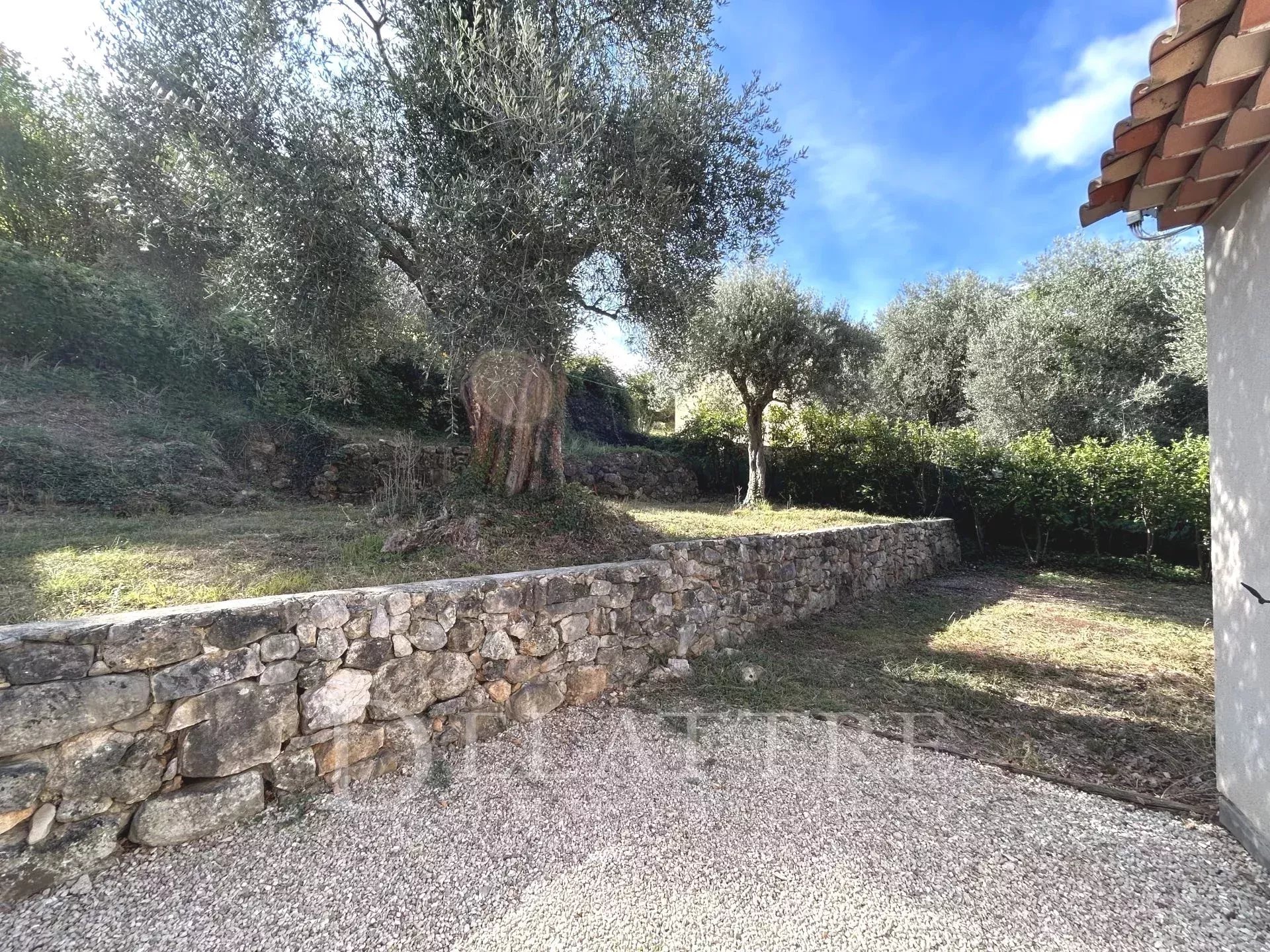 Appartement à louer, 90m², Tourrettes-sur-Loup