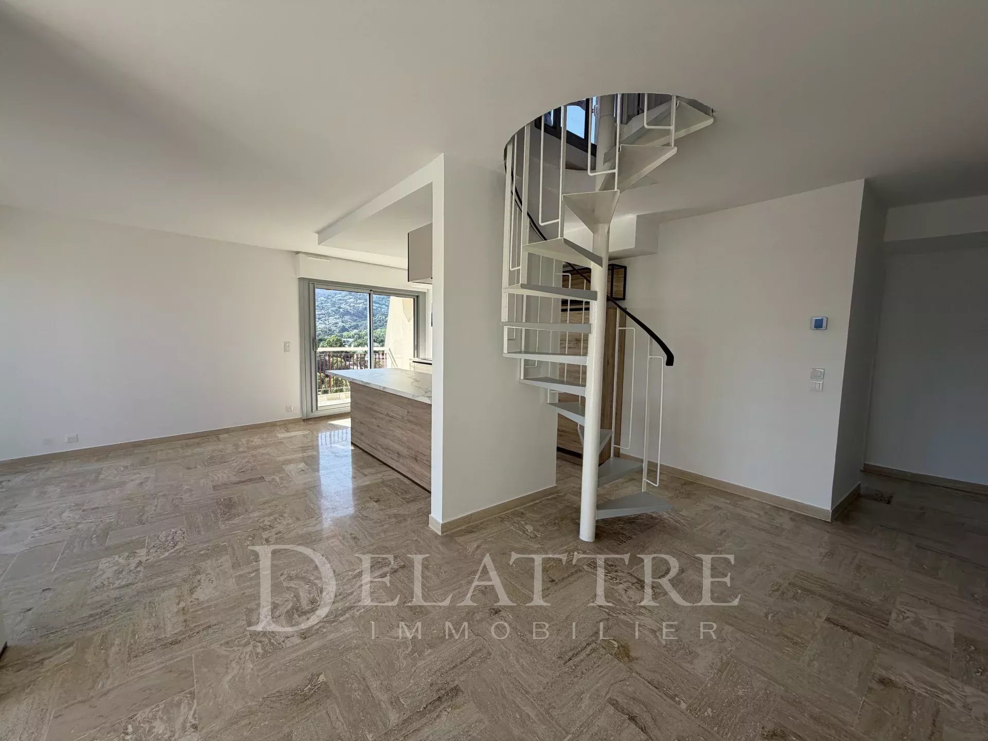 Appartement à louer, 96m², Mandelieu-la-Napoule