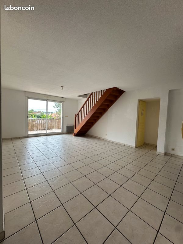 Appartement à louer, 78m², Séméac