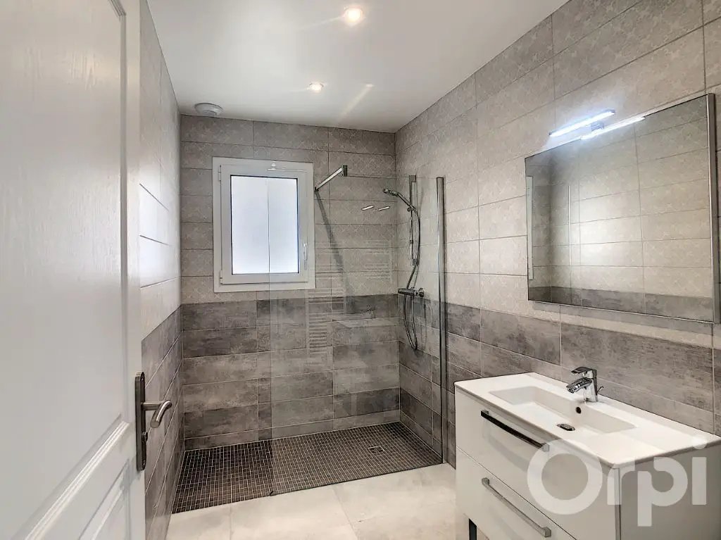 Maison à louer, 96m², Terrasson-Lavilledieu