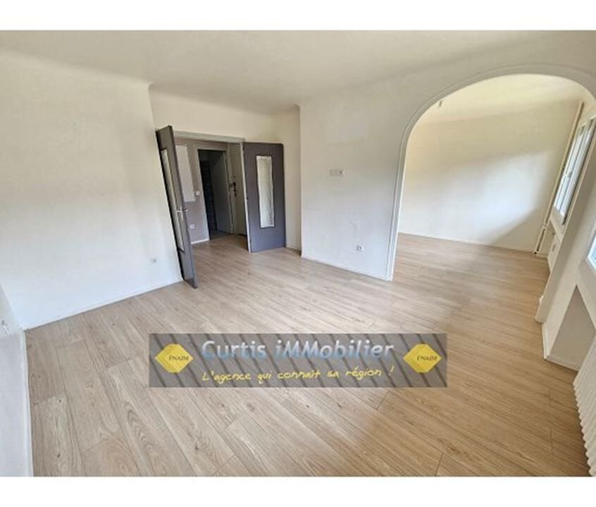 Appartement à louer, 67m², Fraisses