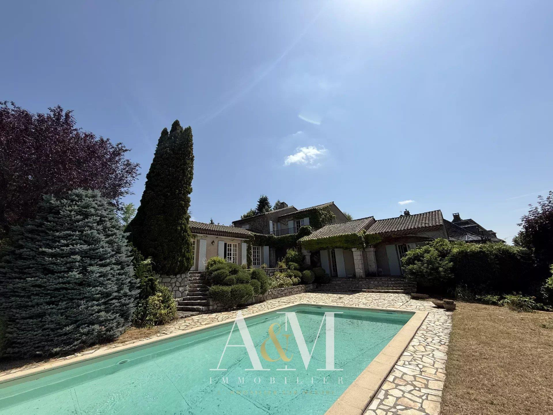 Maison à vendre, 275m², Saint-Flour
