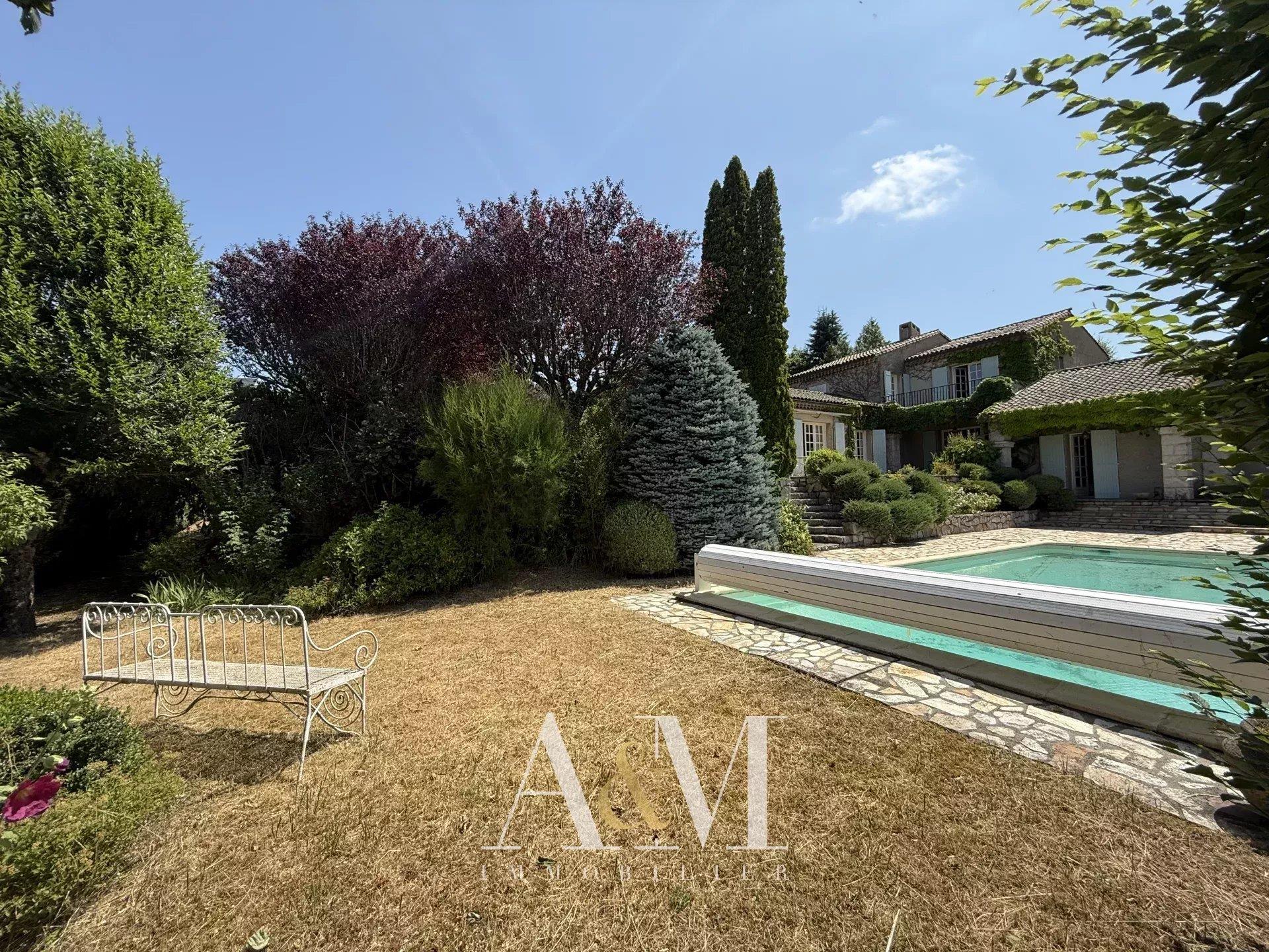 Maison à vendre, 275m², Saint-Flour