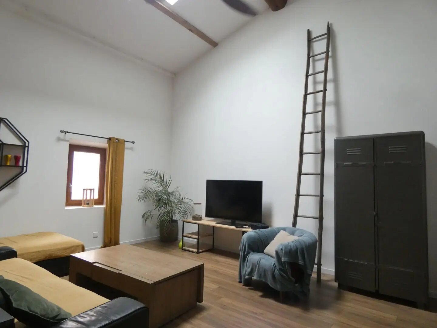 Appartement à louer, 96m², Cendras