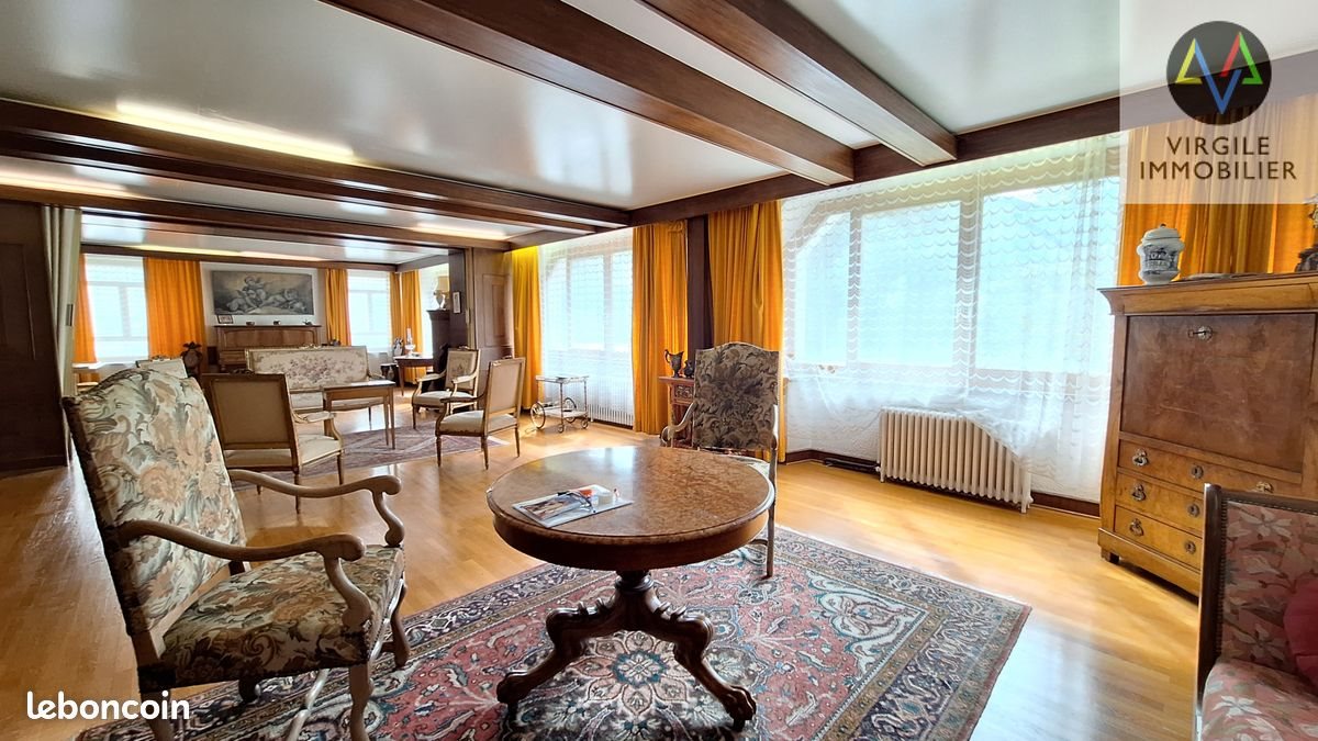 Maison à vendre, 477m², Jougne