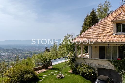 Maison 9 pièces 246 m² · à Lucinges · 246 m² · 1 350 000 €