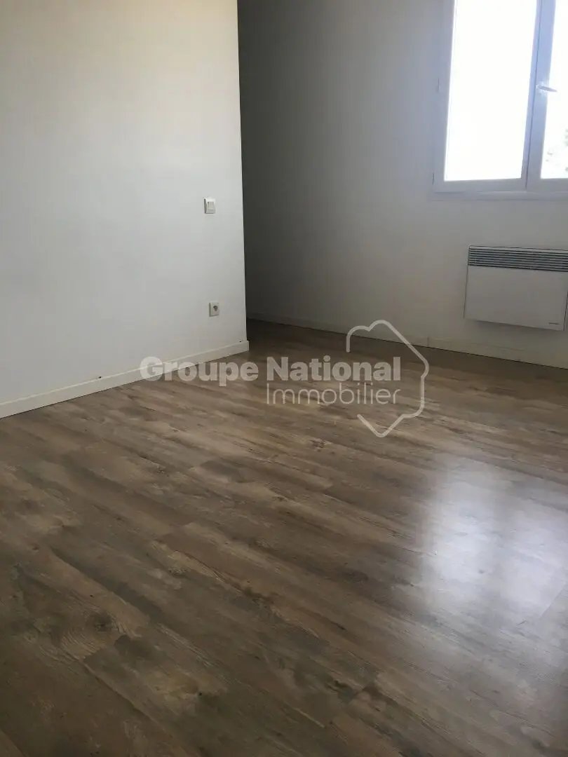 Appartement à louer, 85m², Aimargues
