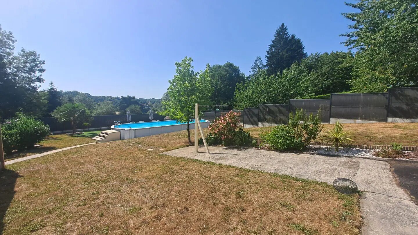 Maison à vendre, 155m², Mervent