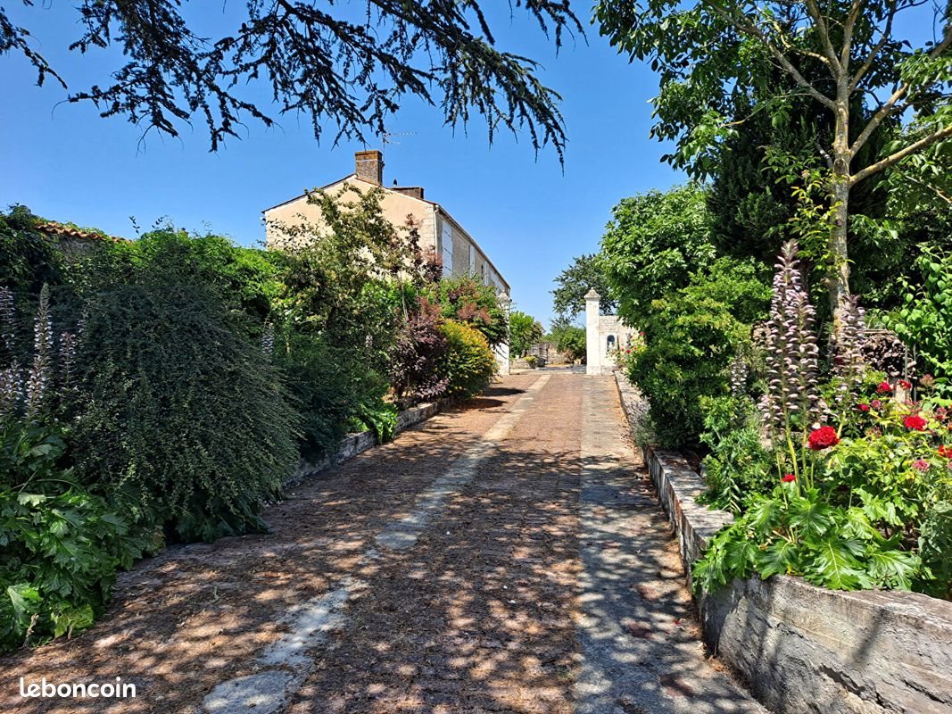Maison à vendre, 364m², Mouzeuil-Saint-Martin