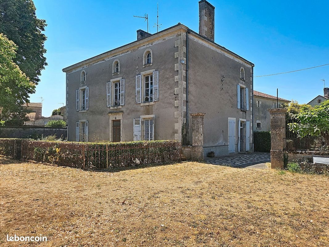 Maison à vendre, 225m², Saint-Hilaire-des-Loges