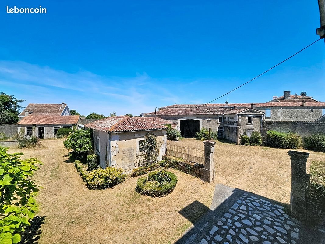 Maison à vendre, 225m², Saint-Hilaire-des-Loges