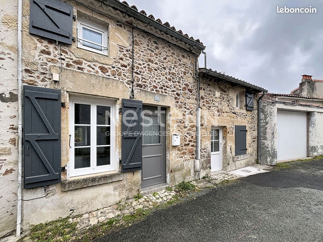 Maison à louer, 58m², Mervent