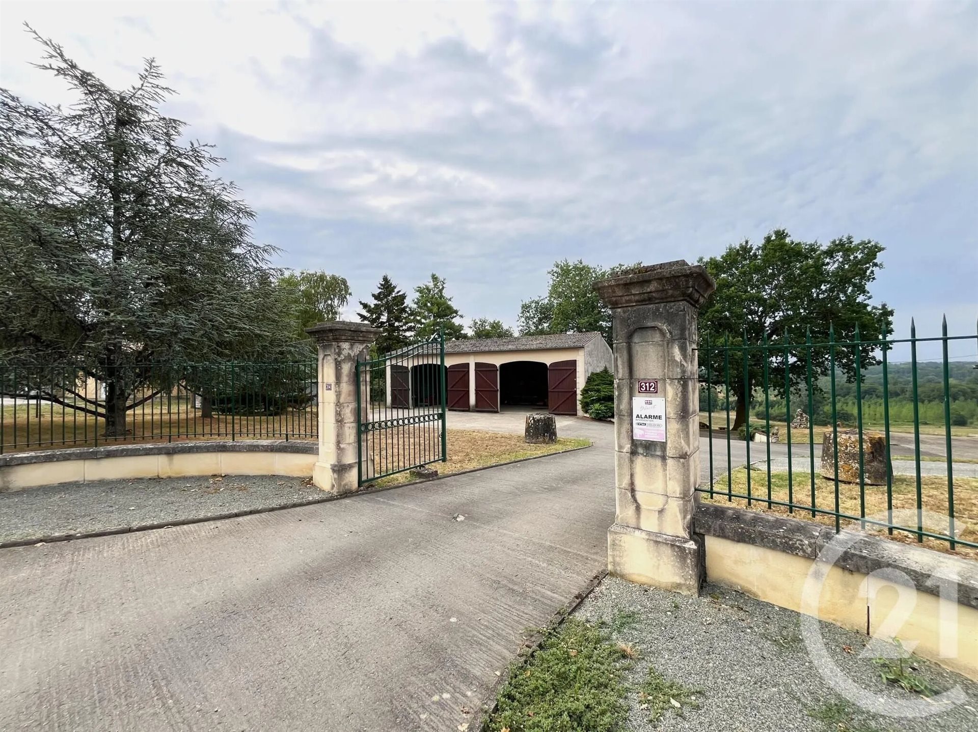 Maison à vendre, 392m², Saint-Quentin-de-Baron