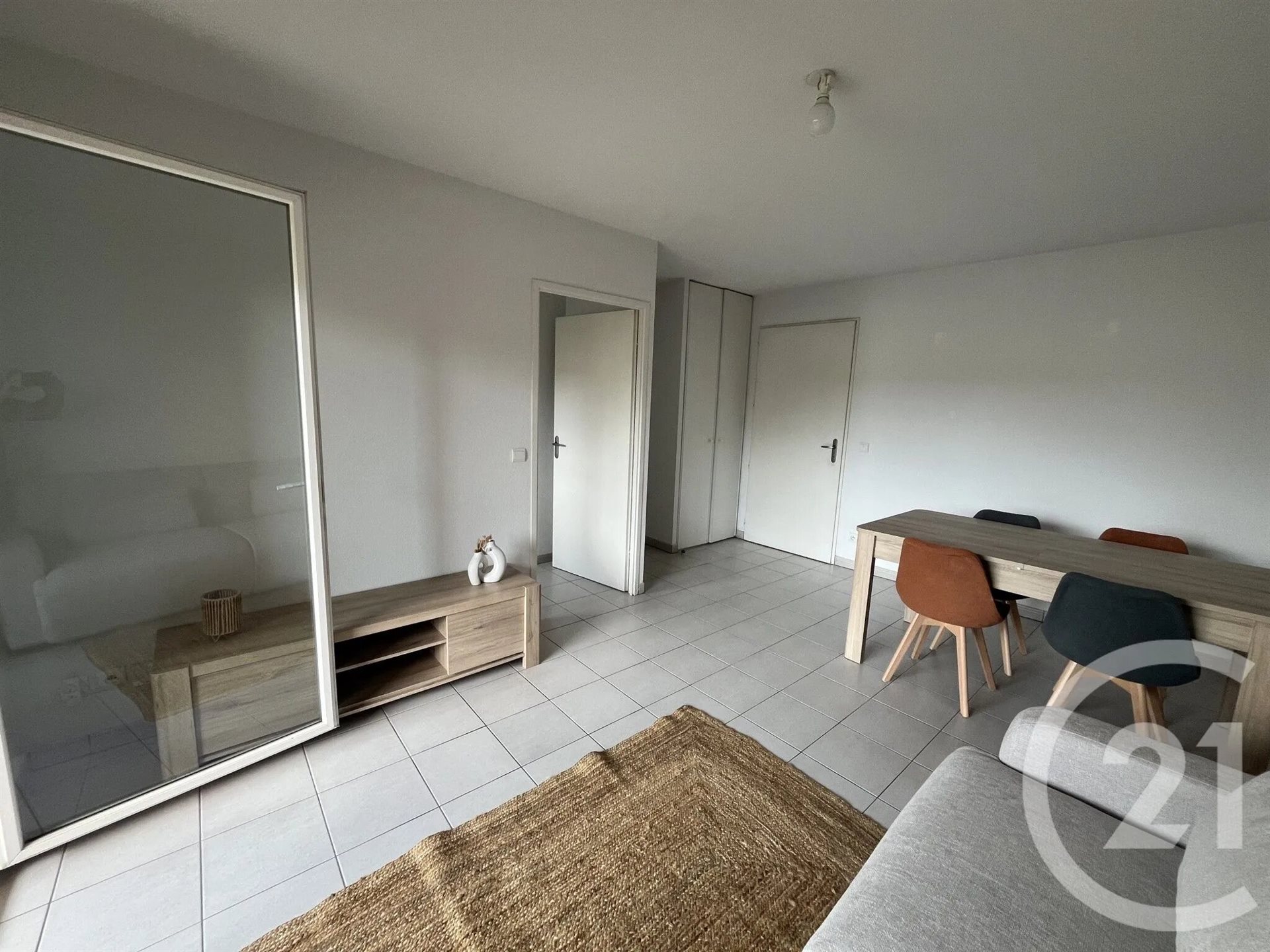 Appartement à louer, 41m², Saint-Quentin-de-Baron