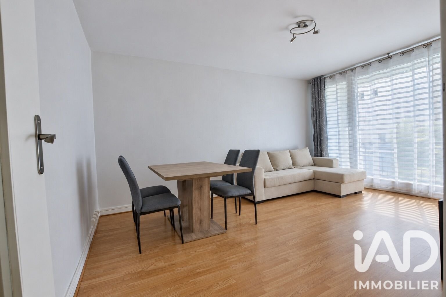 Appartement à louer, 45m², Poissy
