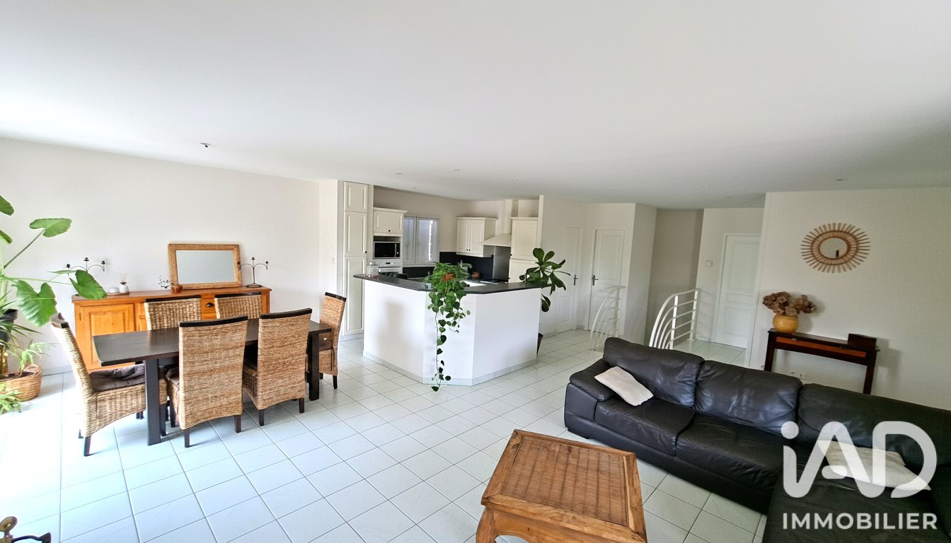 Maison à vendre, 109m², La Ville-Dieu-du-Temple