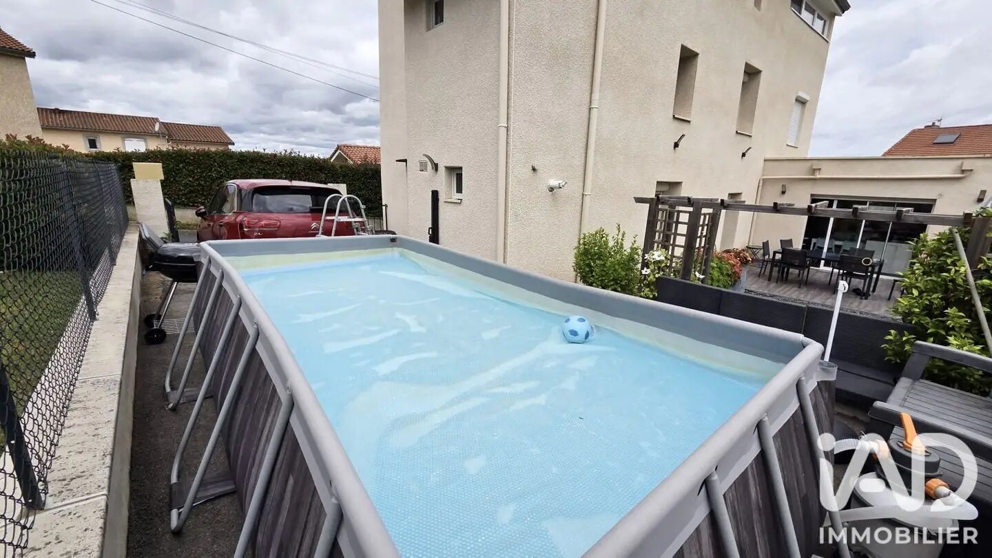 Maison à vendre, 137m², Le Chambon-Feugerolles