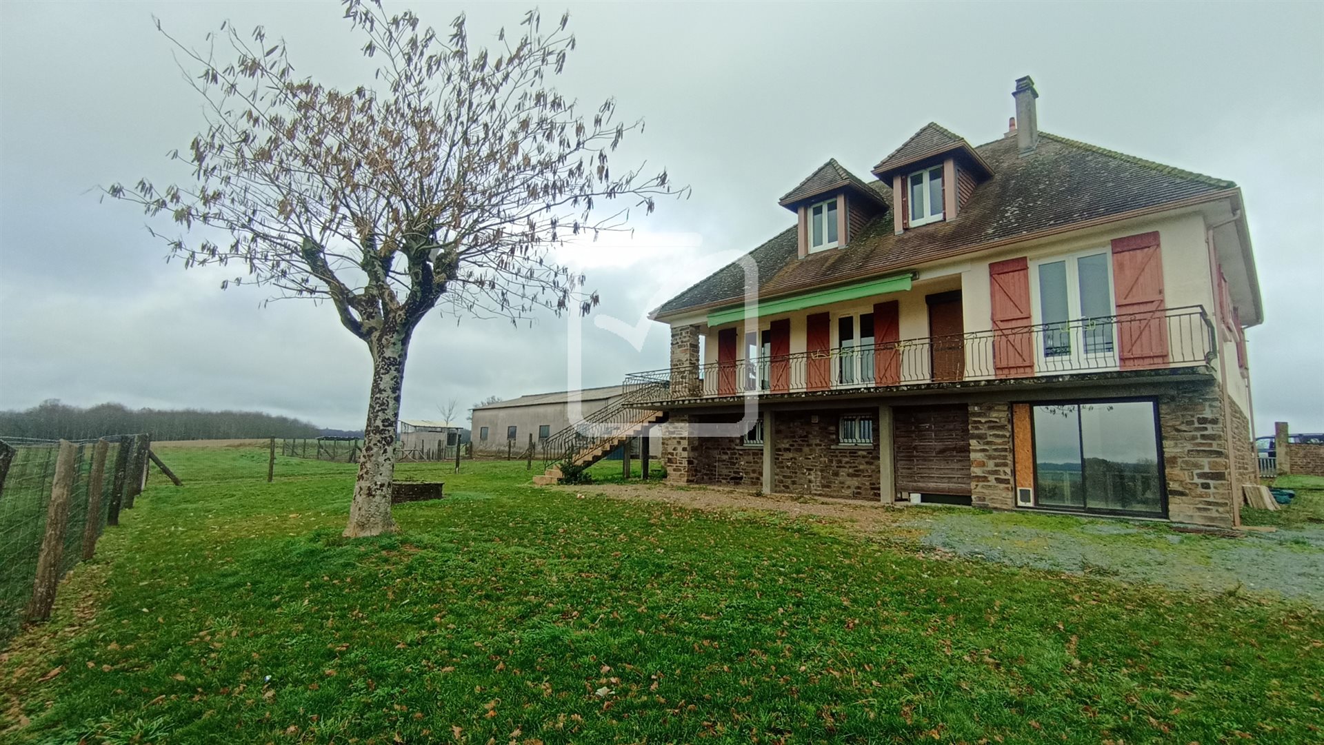 Maison à vendre, 238m², Jumilhac-le-Grand