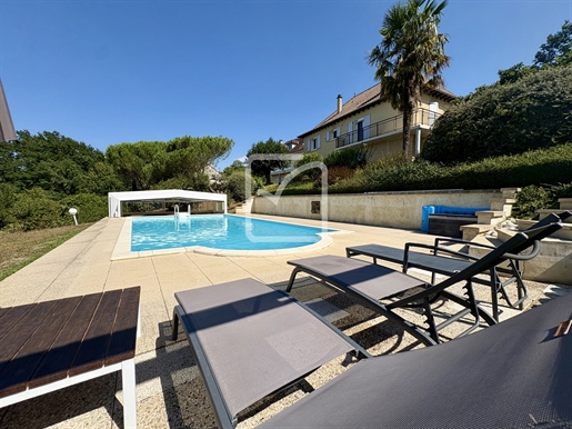 6 pièces 136 m² · à Larche · 136 m² · 299 000 €