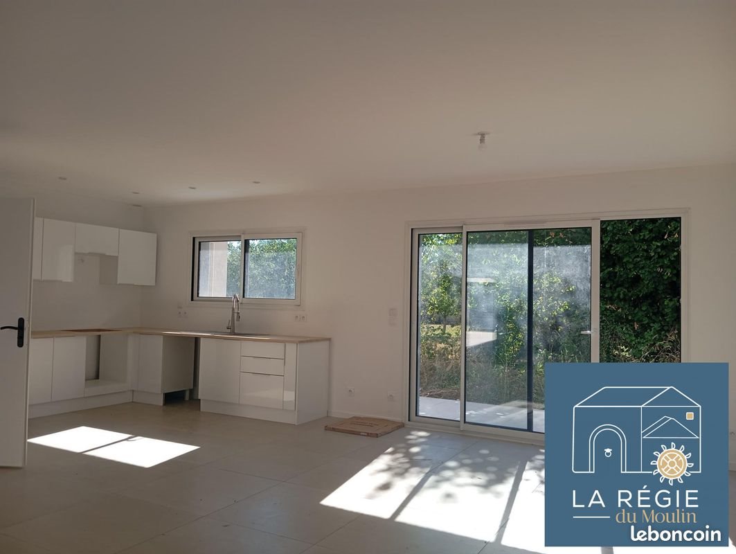 Maison à louer, 102m², La Bâtie-Montgascon