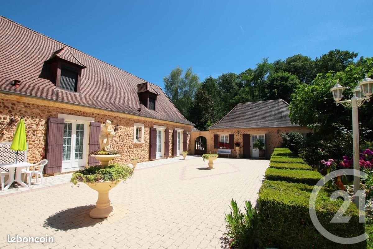 Maison à vendre, 183m², Lacropte