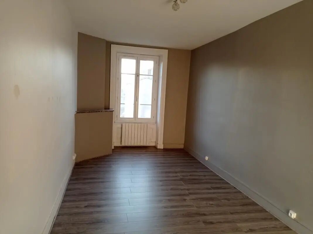 Appartement à louer, 95m², Saint-Etienne-des-Oullières