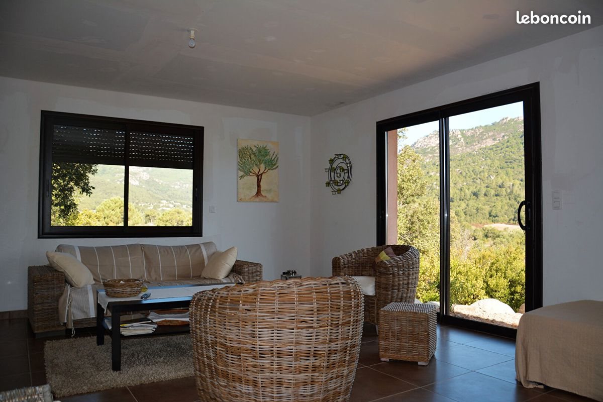Maison à vendre, 150m², Sainte-Lucie de Porto-Vecchio