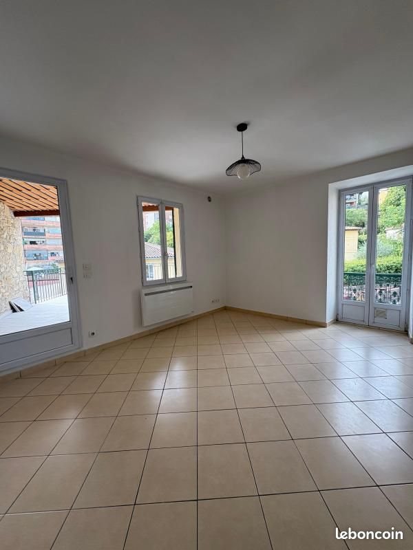 Appartement à louer, 49m², L'Escarène
