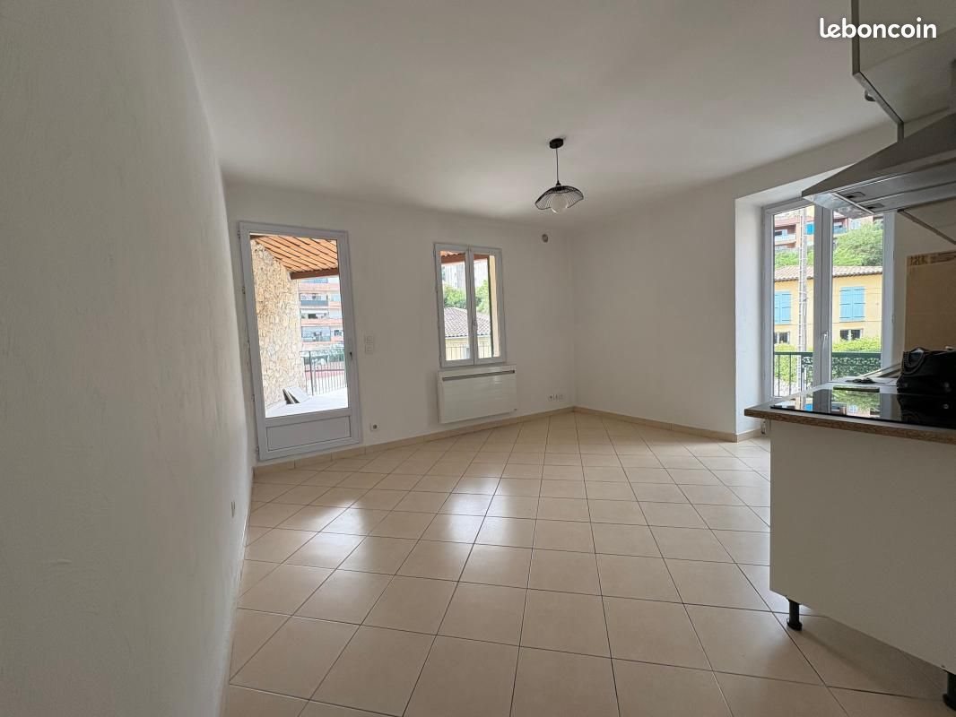 Appartement à louer, 49m², L'Escarène