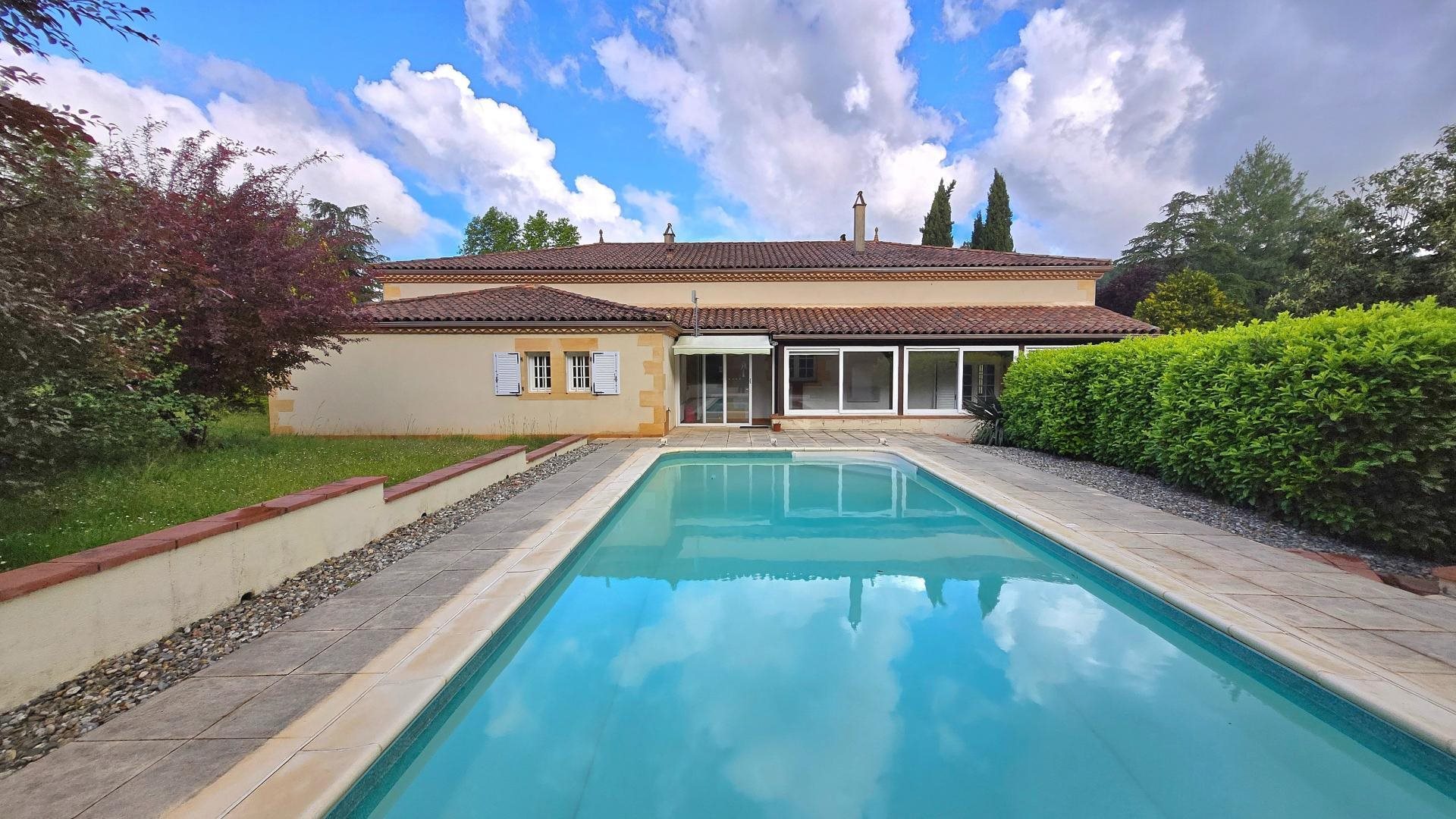 Maison à vendre, 250m², Sauveterre-la-Lémance