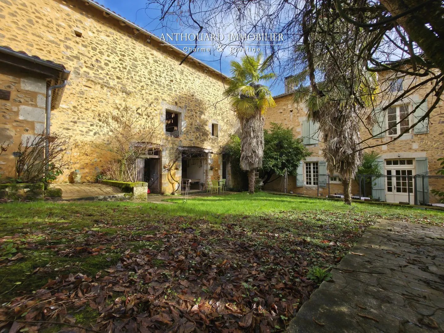 Maison à vendre, 553m², Nontron