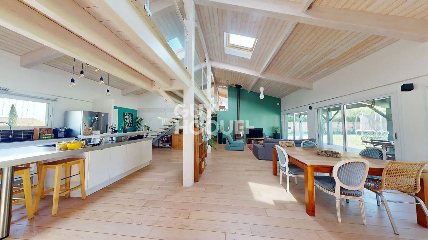 Maison à vendre, 217m², Castres-Gironde