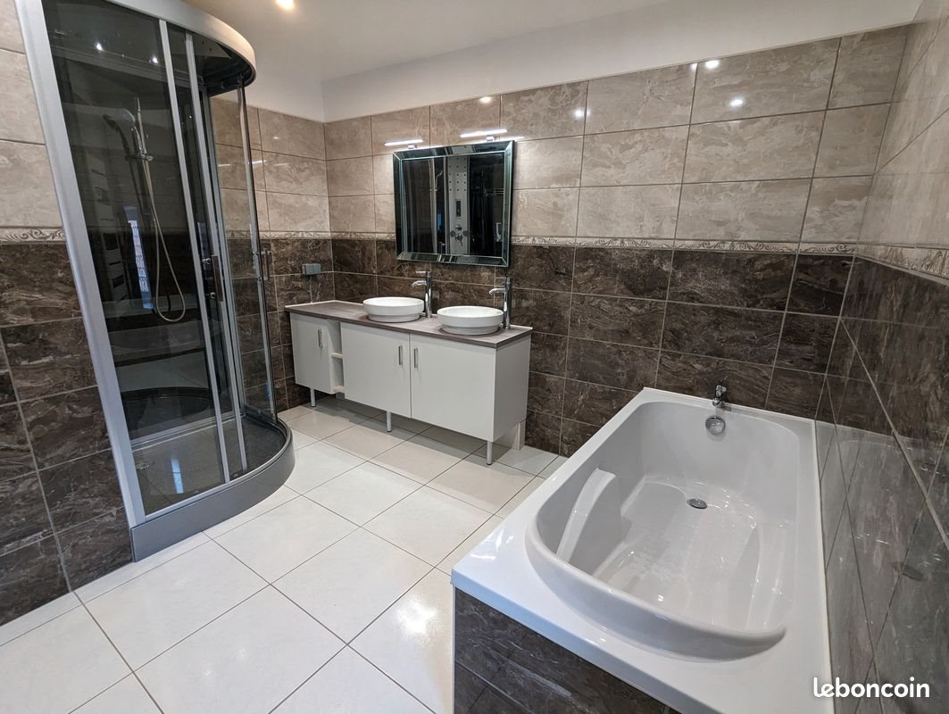 Maison à louer, 122m², Bessan