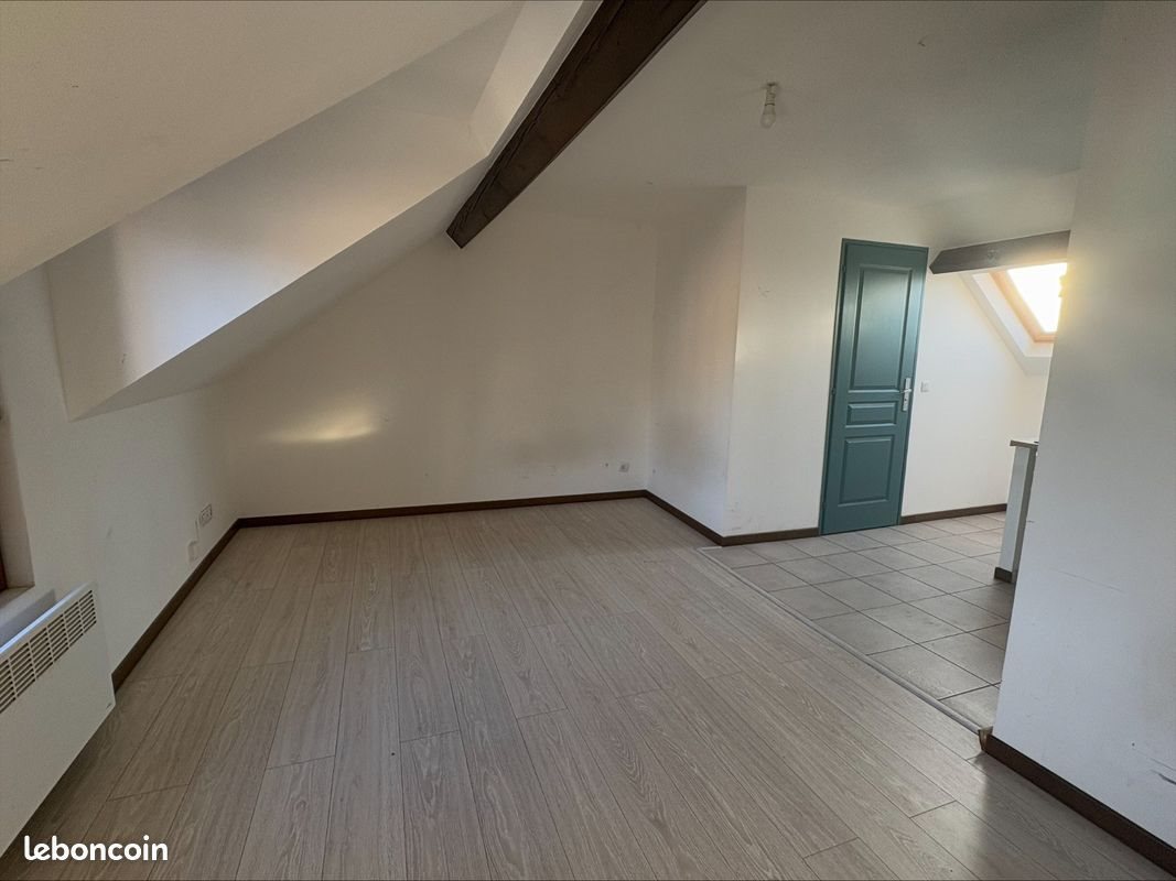 Appartement à louer, 17m², Cires-lès-Mello