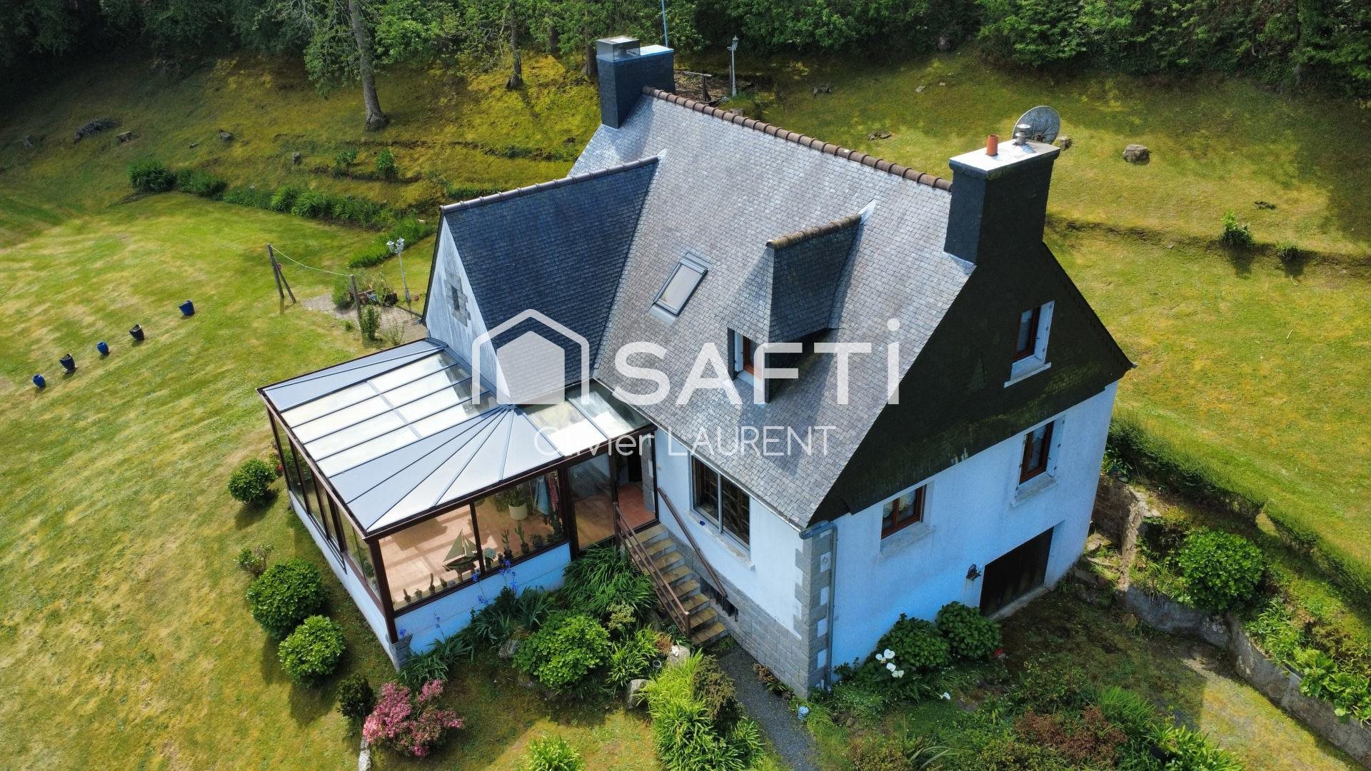 Maison à vendre, 109m², Trélévern