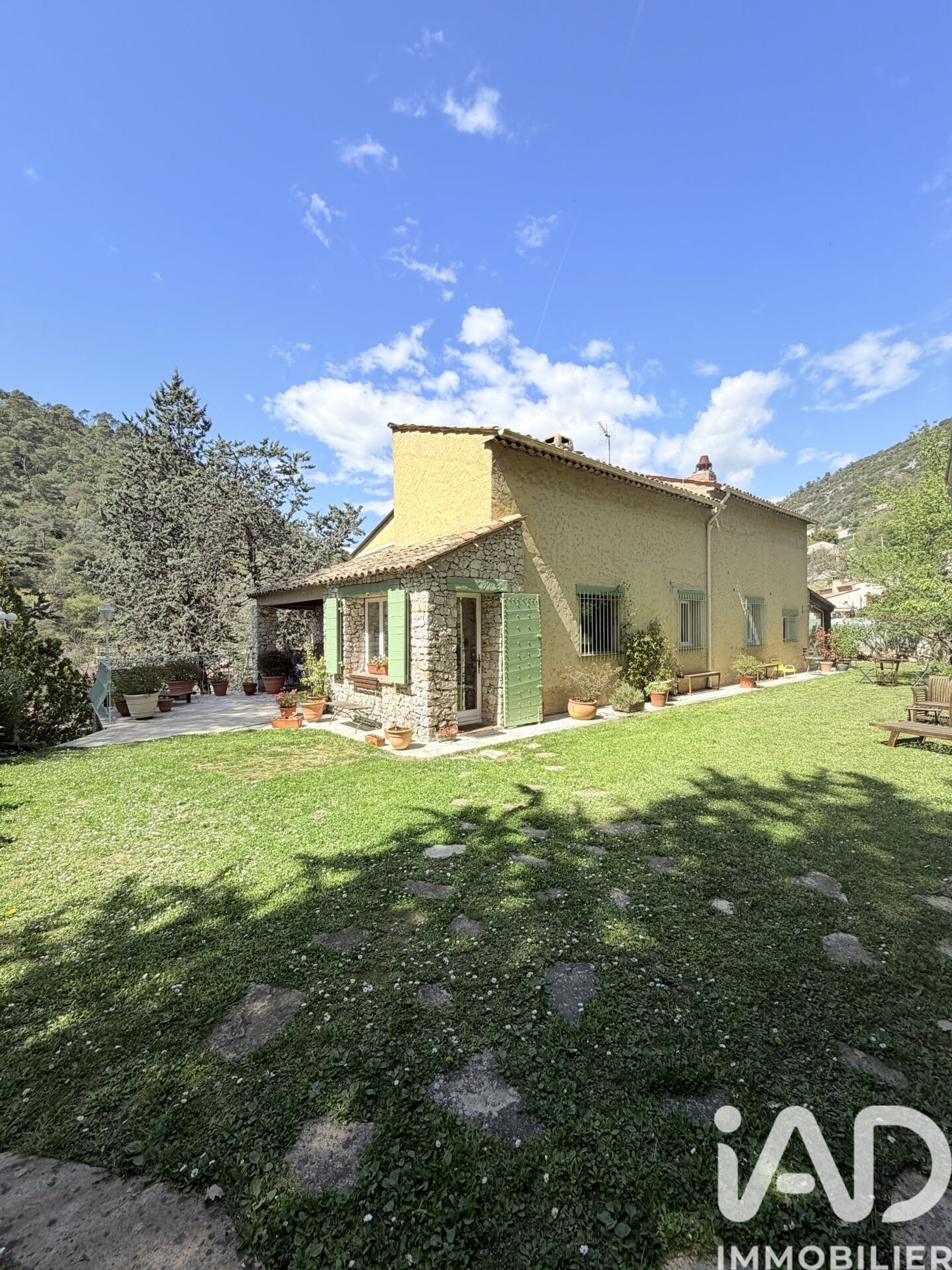 Maison à vendre, 230m², Tourrette-Levens