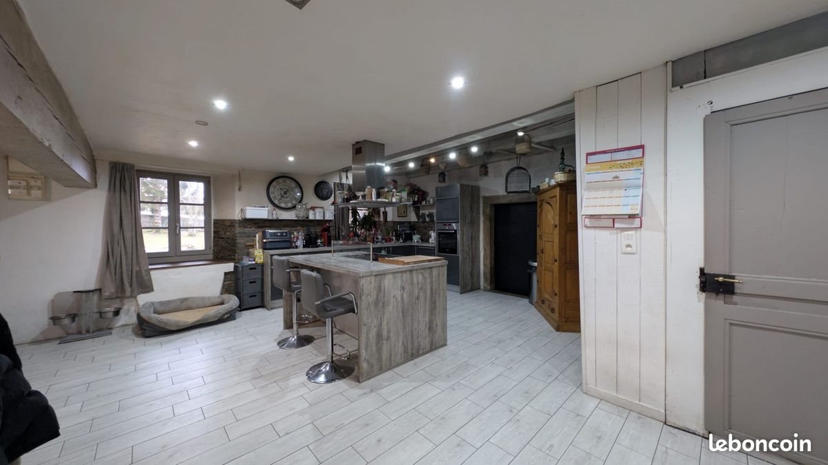 Maison à vendre, 239m², Rochejean