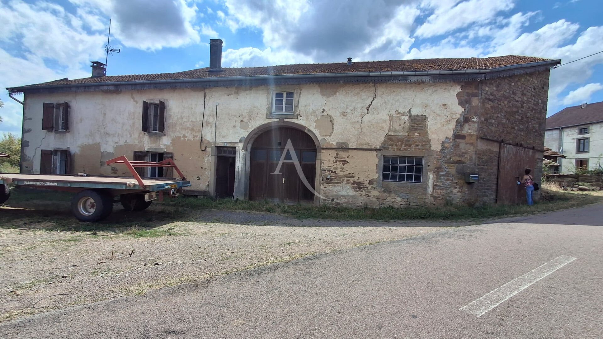 Maison à vendre, 572m², Uzemain