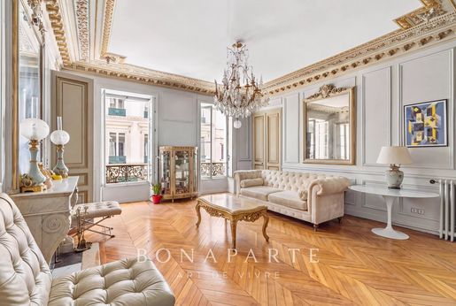 Appartement 5 pièces 175 m² · à Paris 8ème · 175 m² · 2 400 000 €