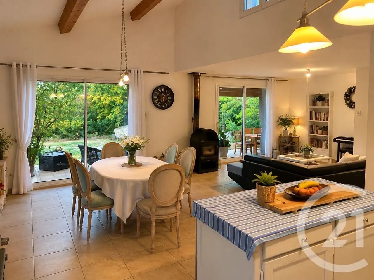 Maison à vendre, 221m², Mézel