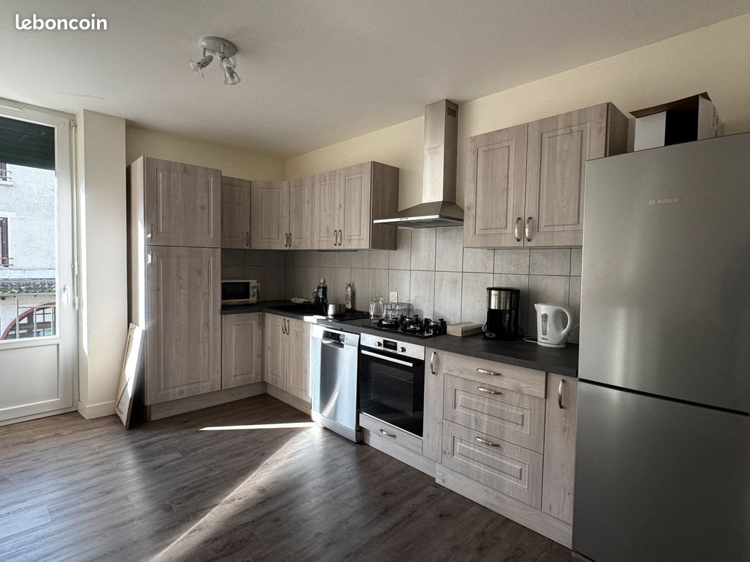 Appartement à louer, 97m², Souillac
