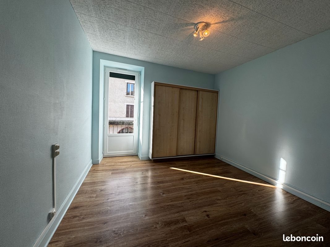 Appartement à louer, 97m², Souillac