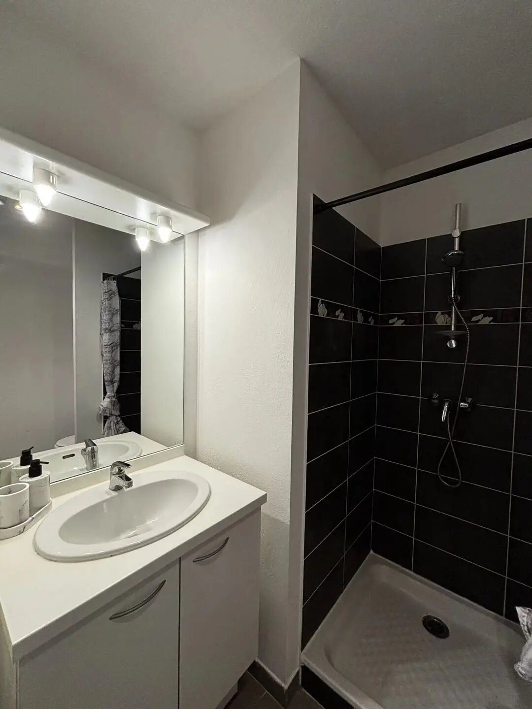 Appartement à louer, 37m², Nîmes