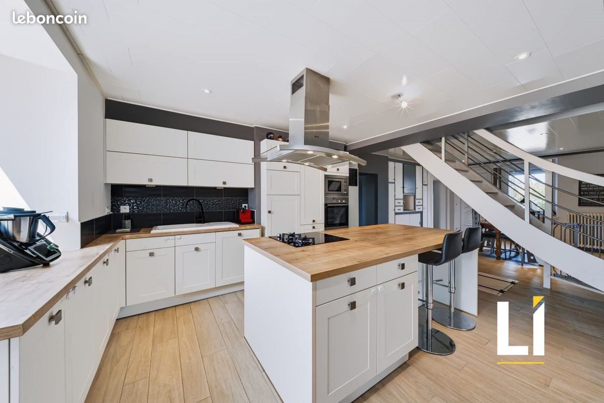 Maison à vendre, 236m², Les Ecorces