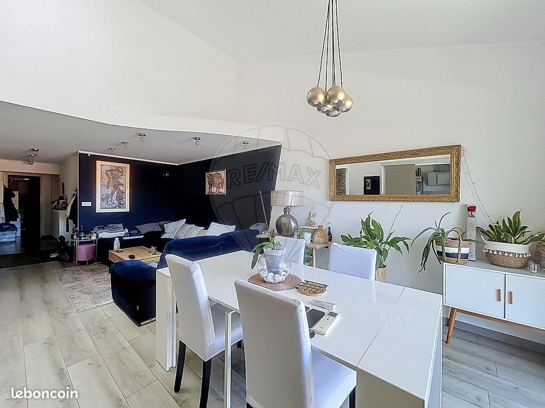 Appartement à louer, 90m², Nîmes