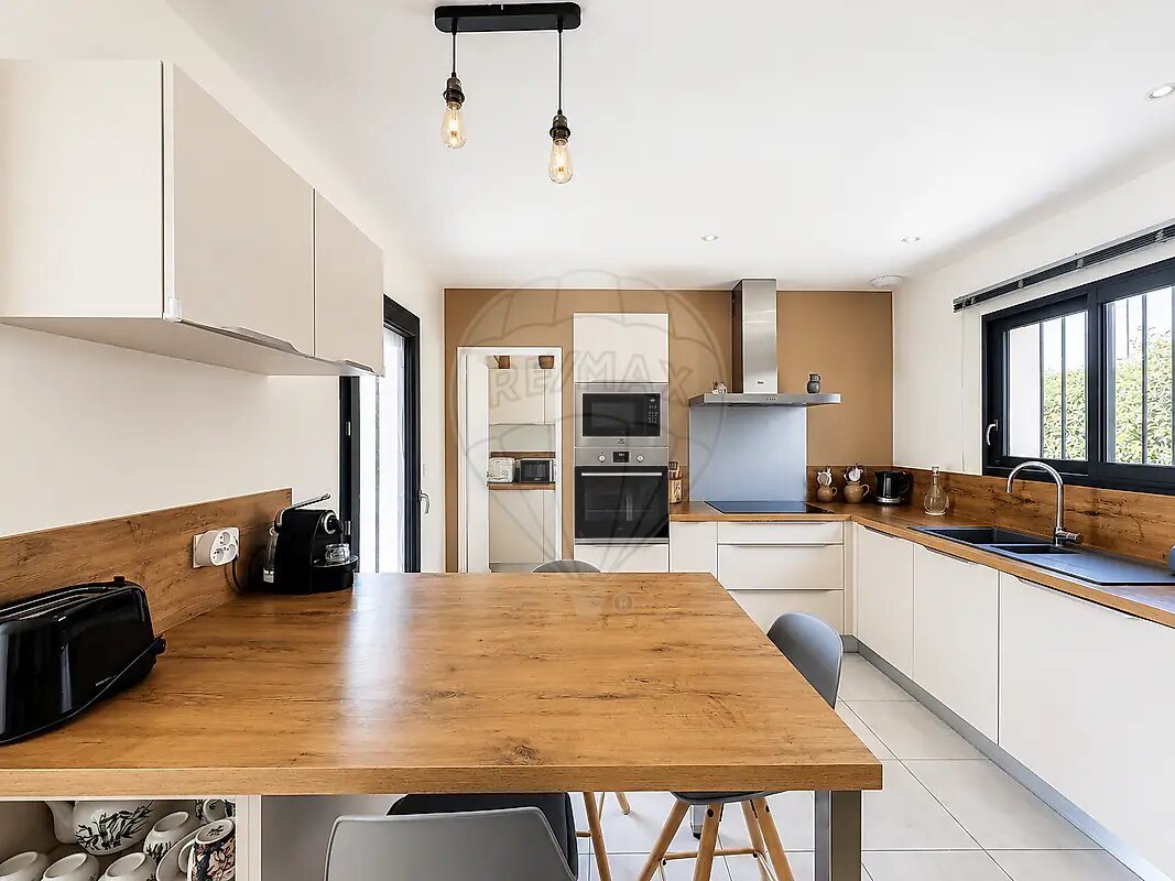 Maison à vendre, 95m², Nîmes