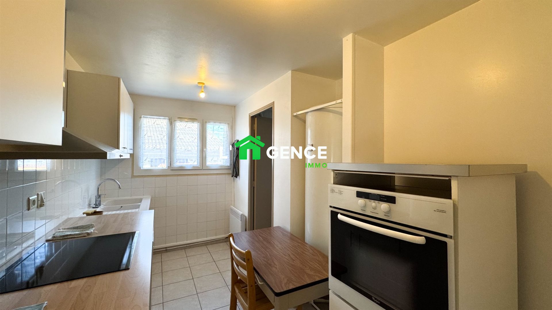Maison à vendre, 130m², Saint-Mitre-les-Remparts